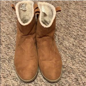 PULL ON SUEDE & SHERPA BOOTIES